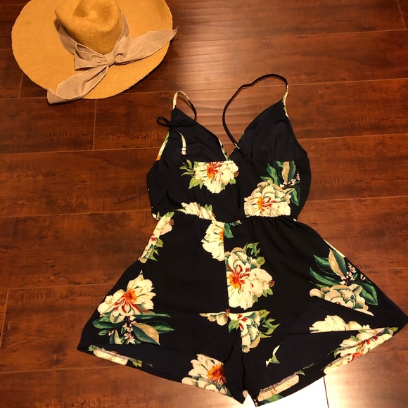 Floral Romper - Picture 4 of 11